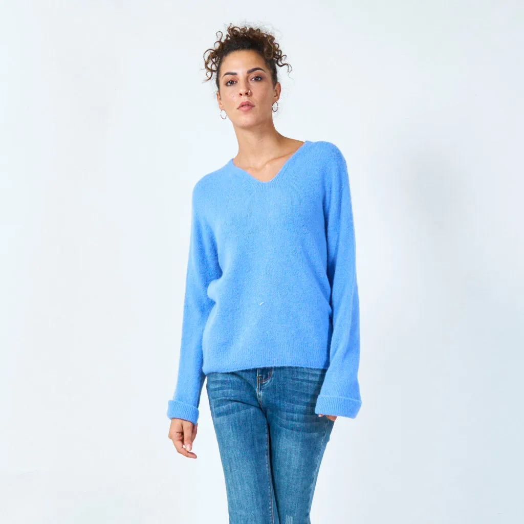 V-neck lightweight sweater wholesale